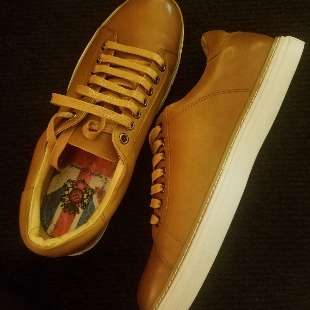 English Laundry Ethan Sneaker Size 9